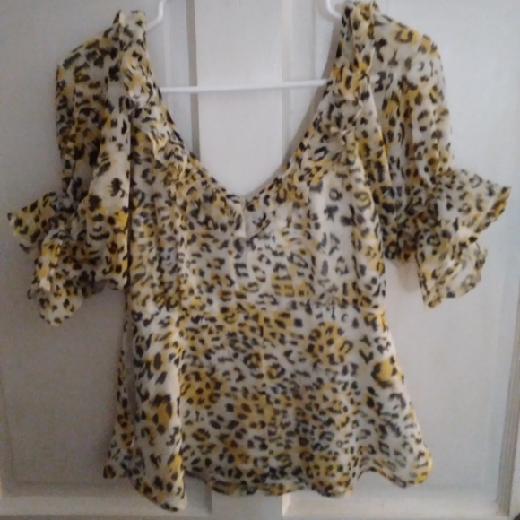 ASOS yellow leopard 🐆 top - Picture 1 of 10